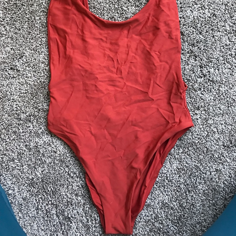 (Arie) high cut low back BURNT ORANGE one piece